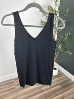 Load image into Gallery viewer, upclose view of the briggs v neckline tank in black.
