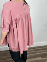 Load image into Gallery viewer, Back keyhole closure of the women&#39;s Poppy Oversized Babydoll Top.
